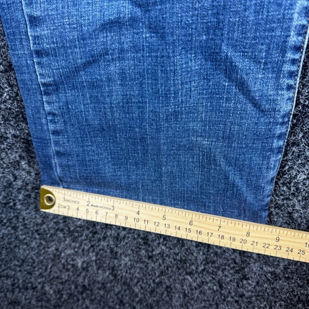 Levis Classic Bootcut Jeans Womens 16 Medium Wash Blue Denim Mid Rise Stretch - Picture 7 of 7